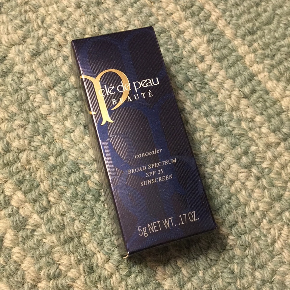 Cle de Peau Concealer SPF 25 in Honey